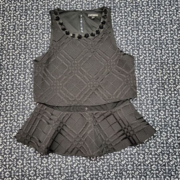 NWOT Express Black Textured Fit & Flare Mesh Sexy Embellished Fab Chic Blouse  - Picture 1 of 8